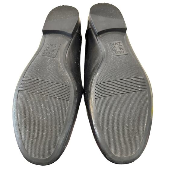 Naturalizer Black soft leather flats slight heel. Size 6.5 - Picture 2 of 10